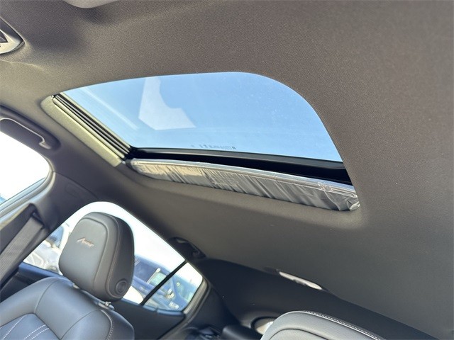 Buick Envista Vehicle Full-screen Gallery Image 21