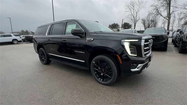 GMC Yukon XL Vehicle Full-screen Gallery Image 02