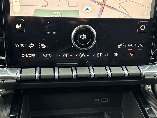 GMC Yukon XL Vehicle Full-screen Gallery Image 19