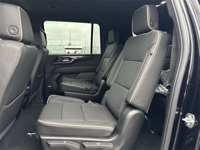 GMC Yukon XL Vehicle Full-screen Gallery Image 22