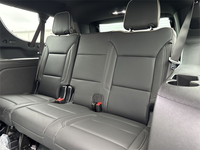 GMC Yukon XL Vehicle Full-screen Gallery Image 23