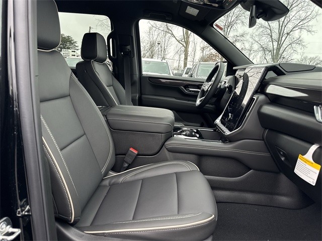 GMC Yukon XL Vehicle Full-screen Gallery Image 25