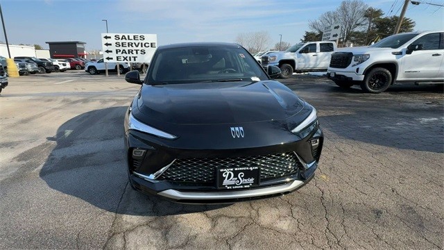 Buick Envista Vehicle Full-screen Gallery Image 03