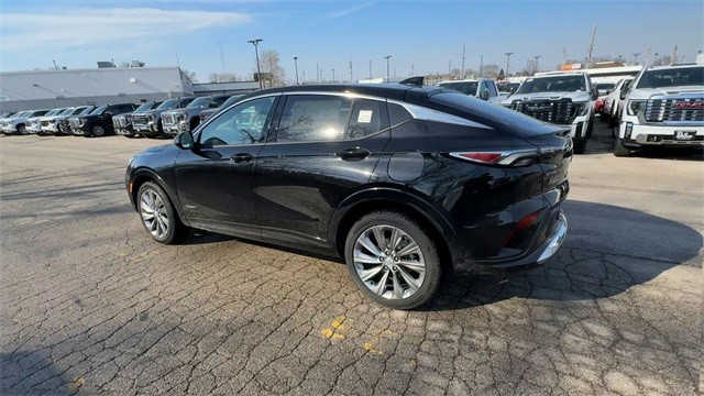 Buick Envista Vehicle Full-screen Gallery Image 06