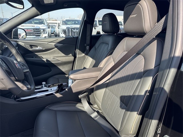 Buick Envista Vehicle Full-screen Gallery Image 11