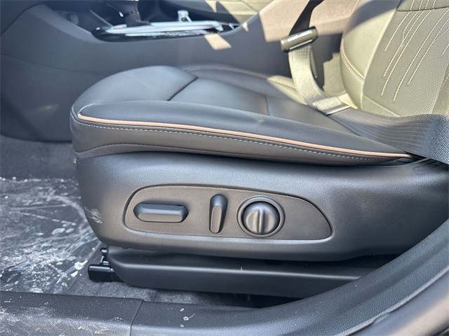 Buick Envista Vehicle Full-screen Gallery Image 12