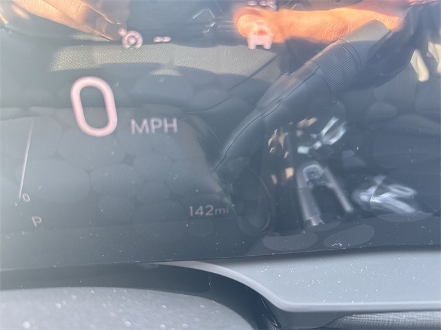 Buick Envista Vehicle Full-screen Gallery Image 15