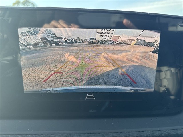 Buick Envista Vehicle Full-screen Gallery Image 17