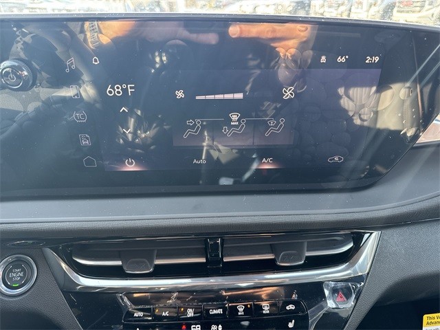 Buick Envista Vehicle Full-screen Gallery Image 18