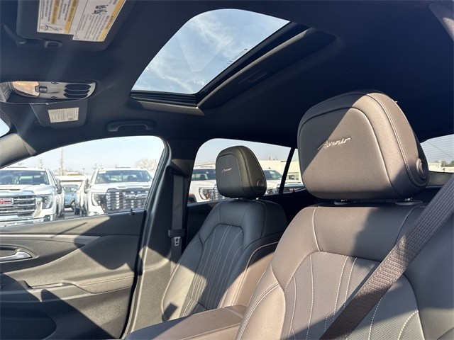 Buick Envista Vehicle Full-screen Gallery Image 21