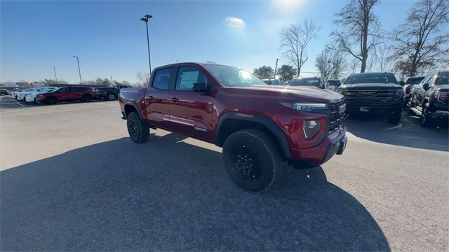 GMC Canyon Vehicle Full-screen Gallery Image 02