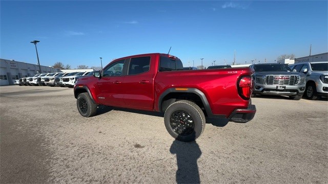 GMC Canyon Vehicle Full-screen Gallery Image 06