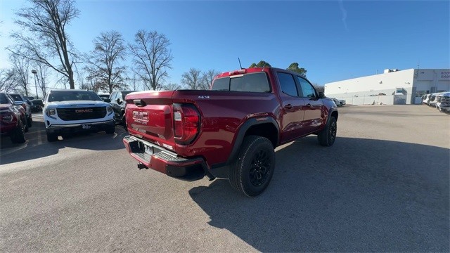 GMC Canyon Vehicle Full-screen Gallery Image 08