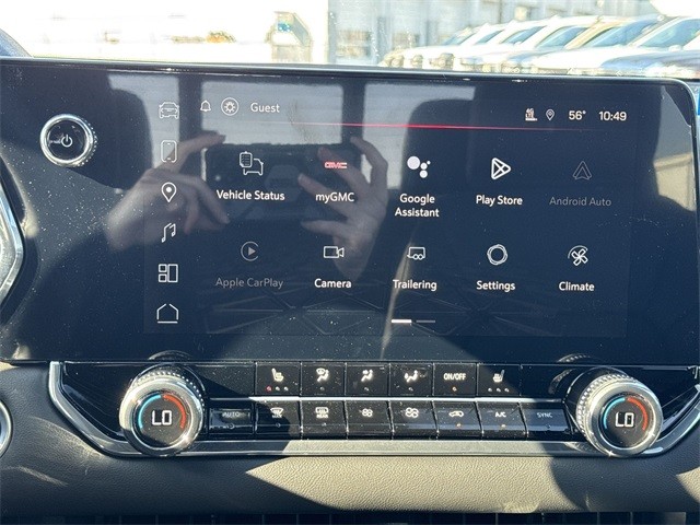 GMC Canyon Vehicle Full-screen Gallery Image 16