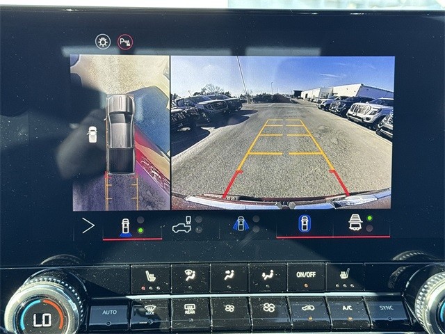 GMC Canyon Vehicle Full-screen Gallery Image 17