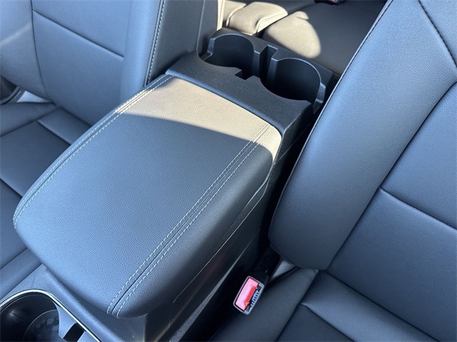 GMC Canyon Vehicle Full-screen Gallery Image 21