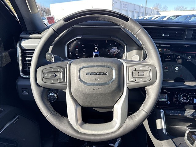 GMC Sierra 1500 Vehicle Full-screen Gallery Image 14