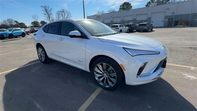 Buick Envista Vehicle Full-screen Gallery Image 02