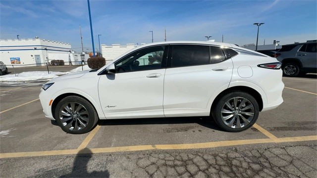 Buick Envista Vehicle Full-screen Gallery Image 05