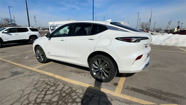 Buick Envista Vehicle Full-screen Gallery Image 06