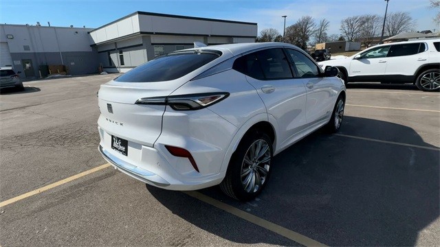 Buick Envista Vehicle Full-screen Gallery Image 08