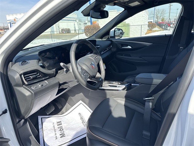 Buick Envista Vehicle Full-screen Gallery Image 11