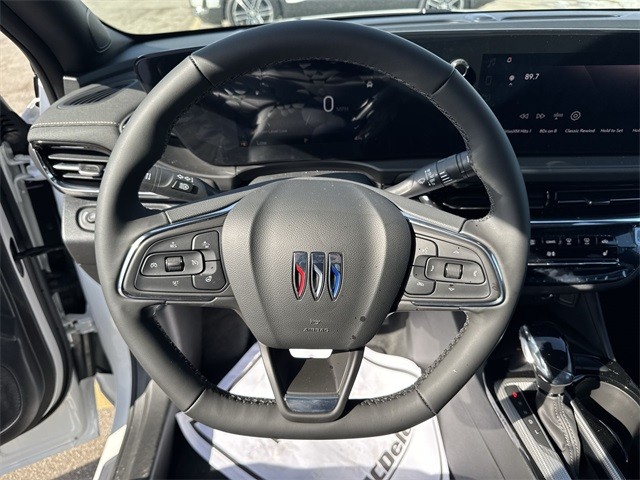 Buick Envista Vehicle Full-screen Gallery Image 14