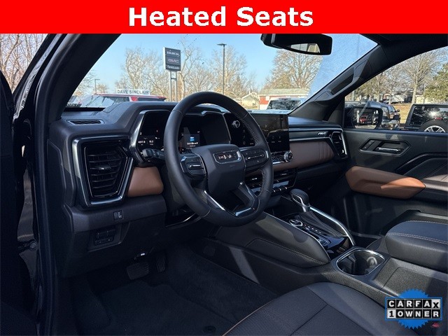 GMC Canyon Vehicle Full-screen Gallery Image 13