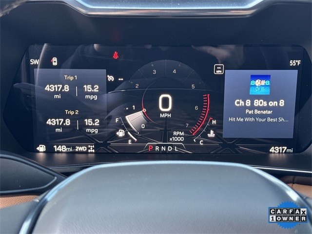 GMC Canyon Vehicle Full-screen Gallery Image 15