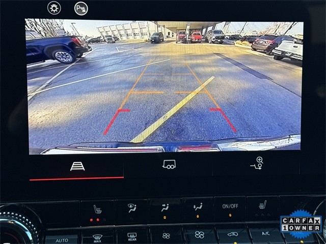 GMC Canyon Vehicle Full-screen Gallery Image 19