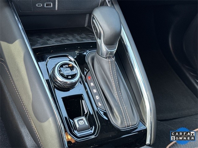 GMC Canyon Vehicle Full-screen Gallery Image 20