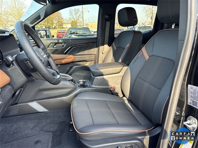 GMC Canyon Vehicle Full-screen Gallery Image 23