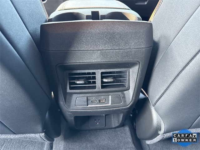 GMC Canyon Vehicle Full-screen Gallery Image 25