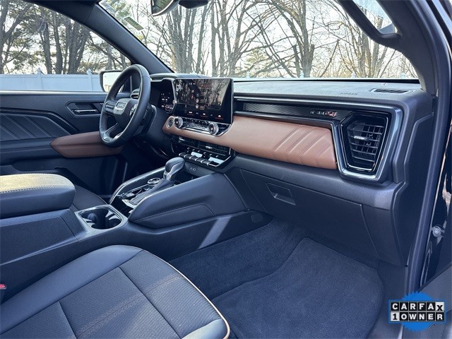 GMC Canyon Vehicle Full-screen Gallery Image 32