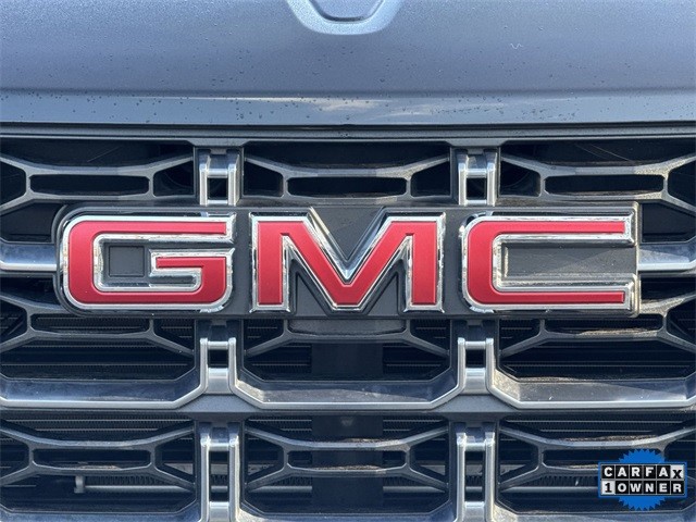 GMC Canyon Vehicle Full-screen Gallery Image 34