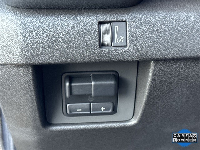 GMC Canyon Vehicle Full-screen Gallery Image 38