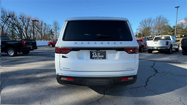 Jeep Wagoneer Vehicle Full-screen Gallery Image 09