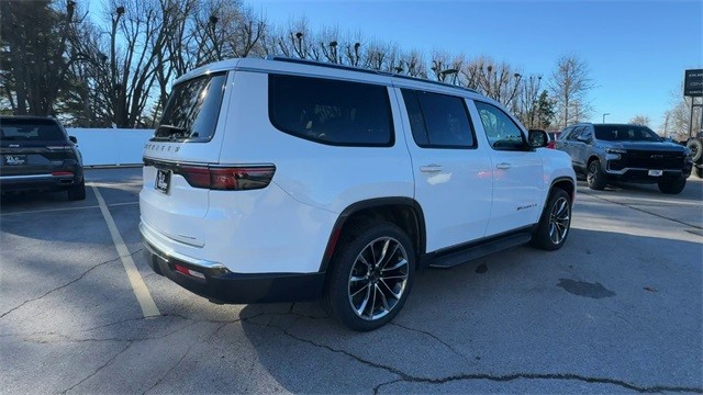 Jeep Wagoneer Vehicle Full-screen Gallery Image 10