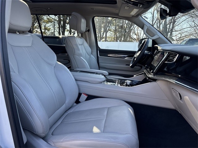 Jeep Wagoneer Vehicle Full-screen Gallery Image 33