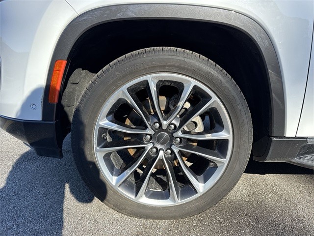 Jeep Wagoneer Vehicle Full-screen Gallery Image 38