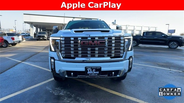 GMC Sierra 2500HD Vehicle Full-screen Gallery Image 03