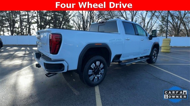 GMC Sierra 2500HD Vehicle Full-screen Gallery Image 10