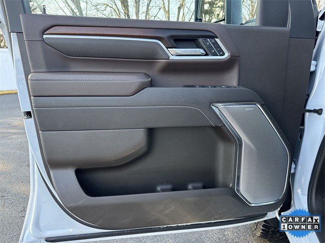 GMC Sierra 2500HD Vehicle Full-screen Gallery Image 27