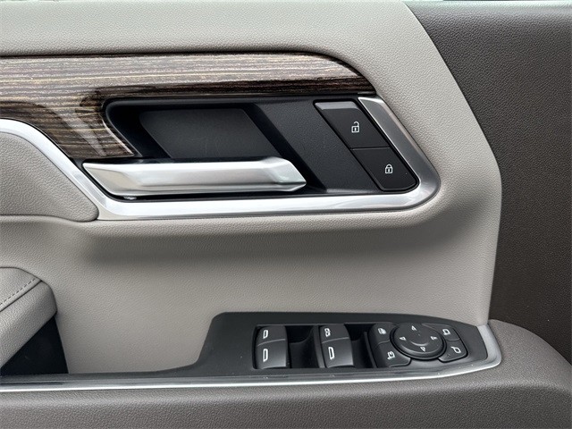 GMC Sierra 3500HD Vehicle Full-screen Gallery Image 13