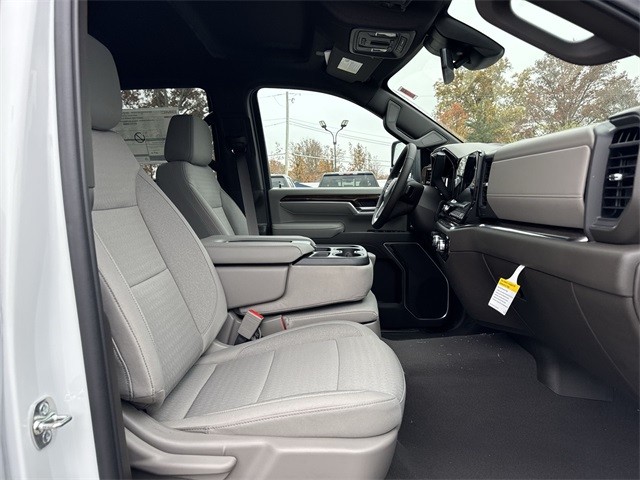 GMC Sierra 3500HD Vehicle Full-screen Gallery Image 24