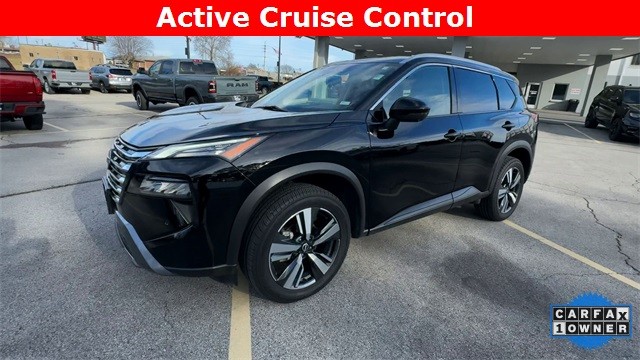 Nissan Rogue Vehicle Full-screen Gallery Image 05