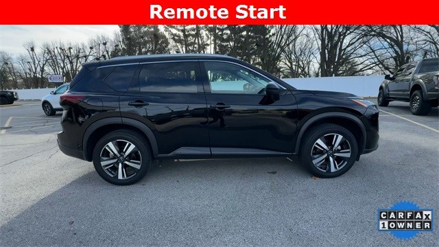 Nissan Rogue Vehicle Full-screen Gallery Image 11