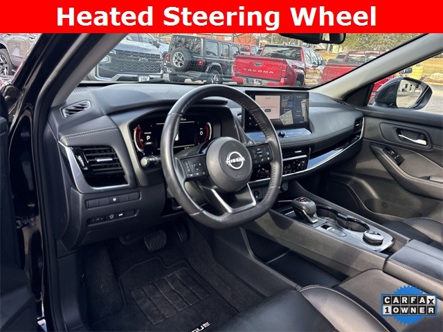 Nissan Rogue Vehicle Full-screen Gallery Image 13