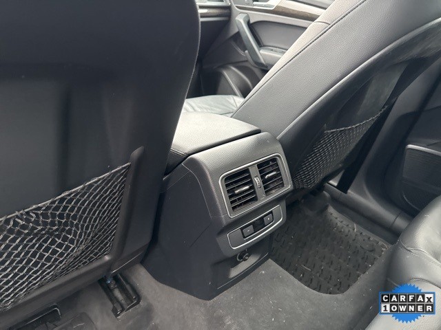 Audi Q5 Vehicle Full-screen Gallery Image 13