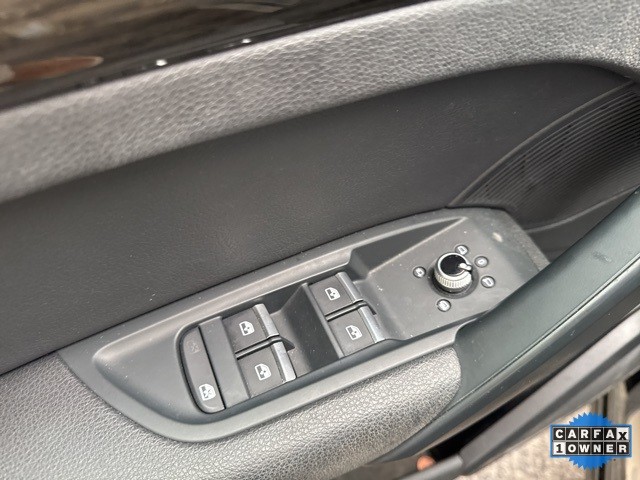 Audi Q5 Vehicle Full-screen Gallery Image 20